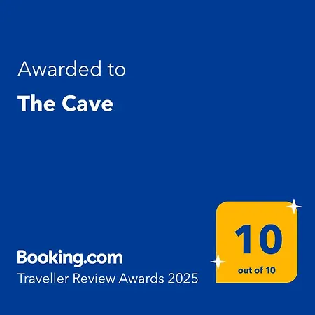 The Cave דירה